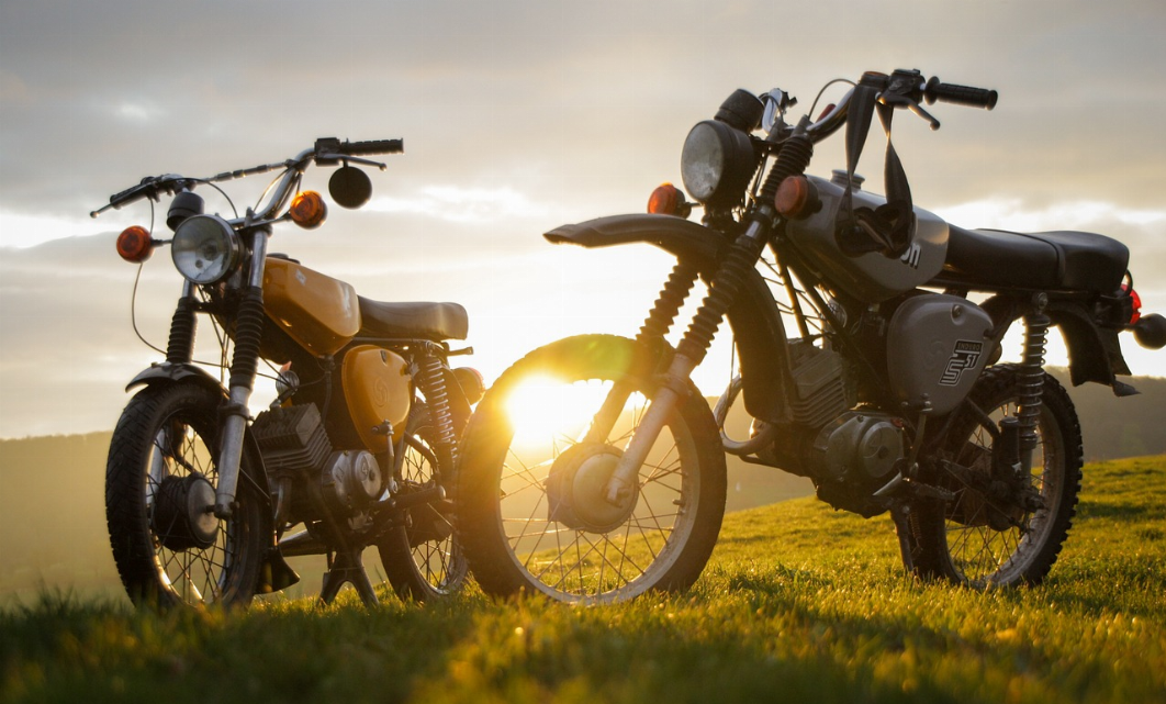 Zoom sur les avantages de conduire une moto